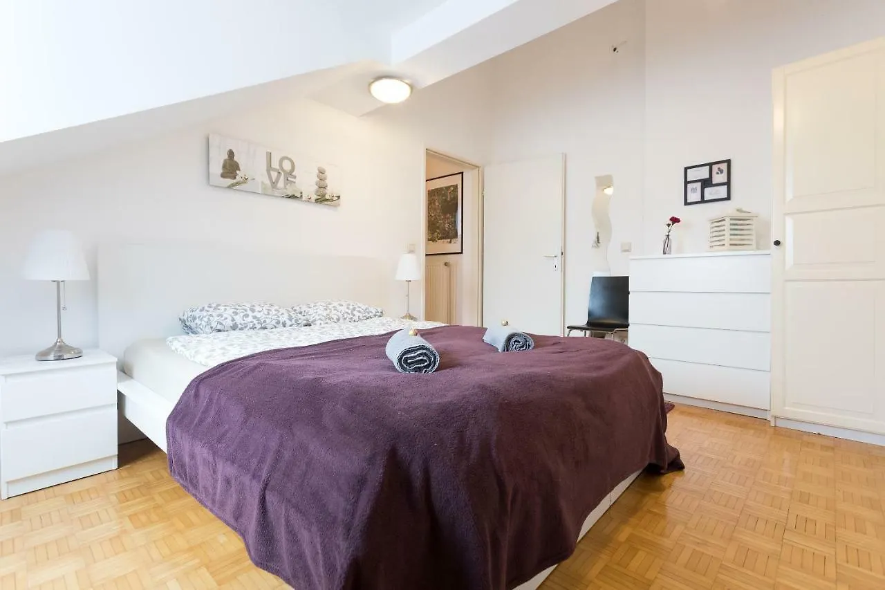 Lovely Two Level Apartment For Families Wien