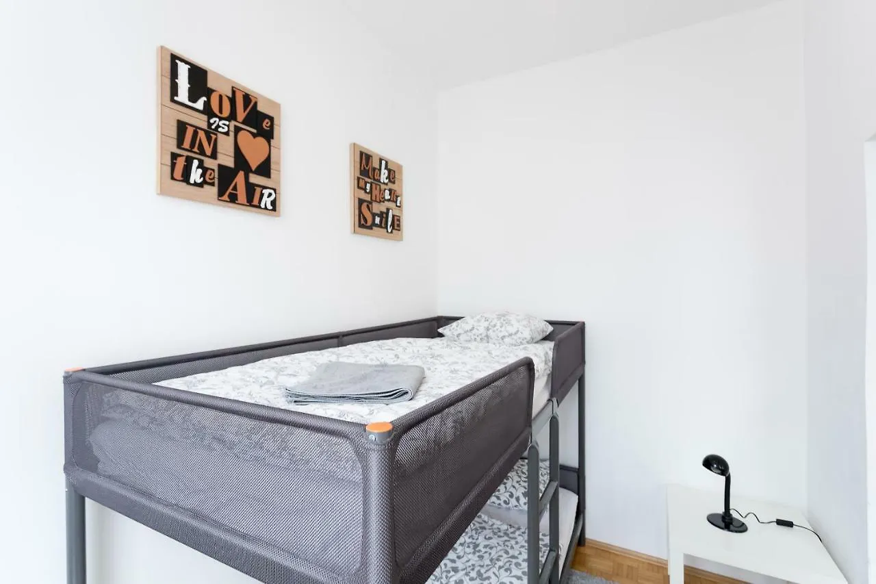 Lovely Two Level Apartment For Families Wien