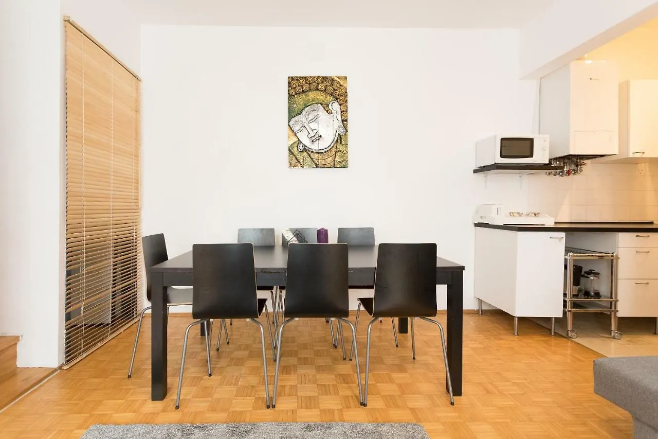 Lovely Two Level Apartment For Families Wien