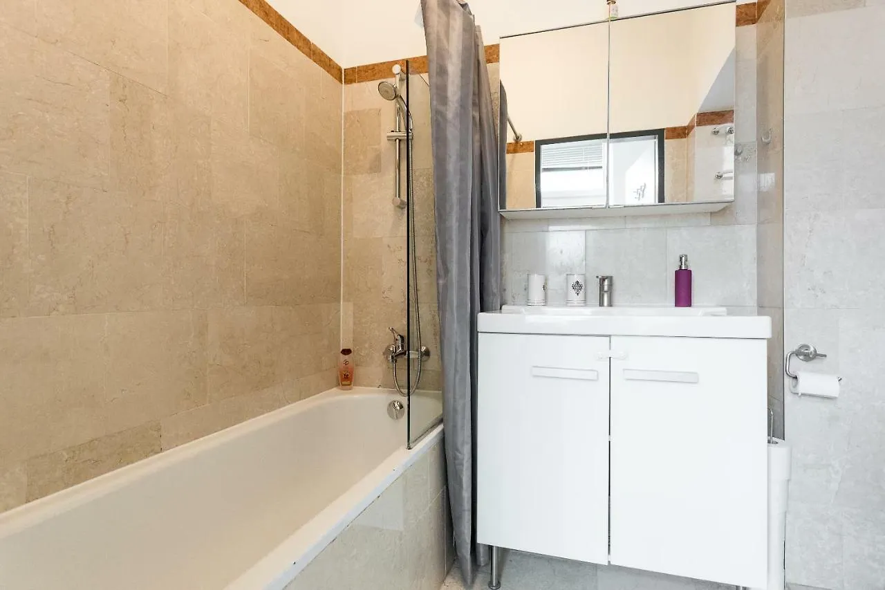 Lovely Two Level Apartment For Families Wien