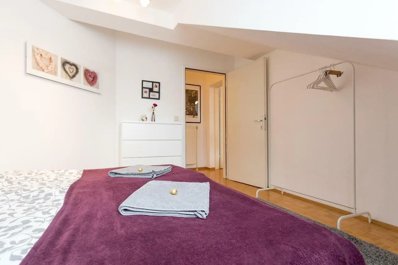 Lovely Two Level Apartment For Families Vienna